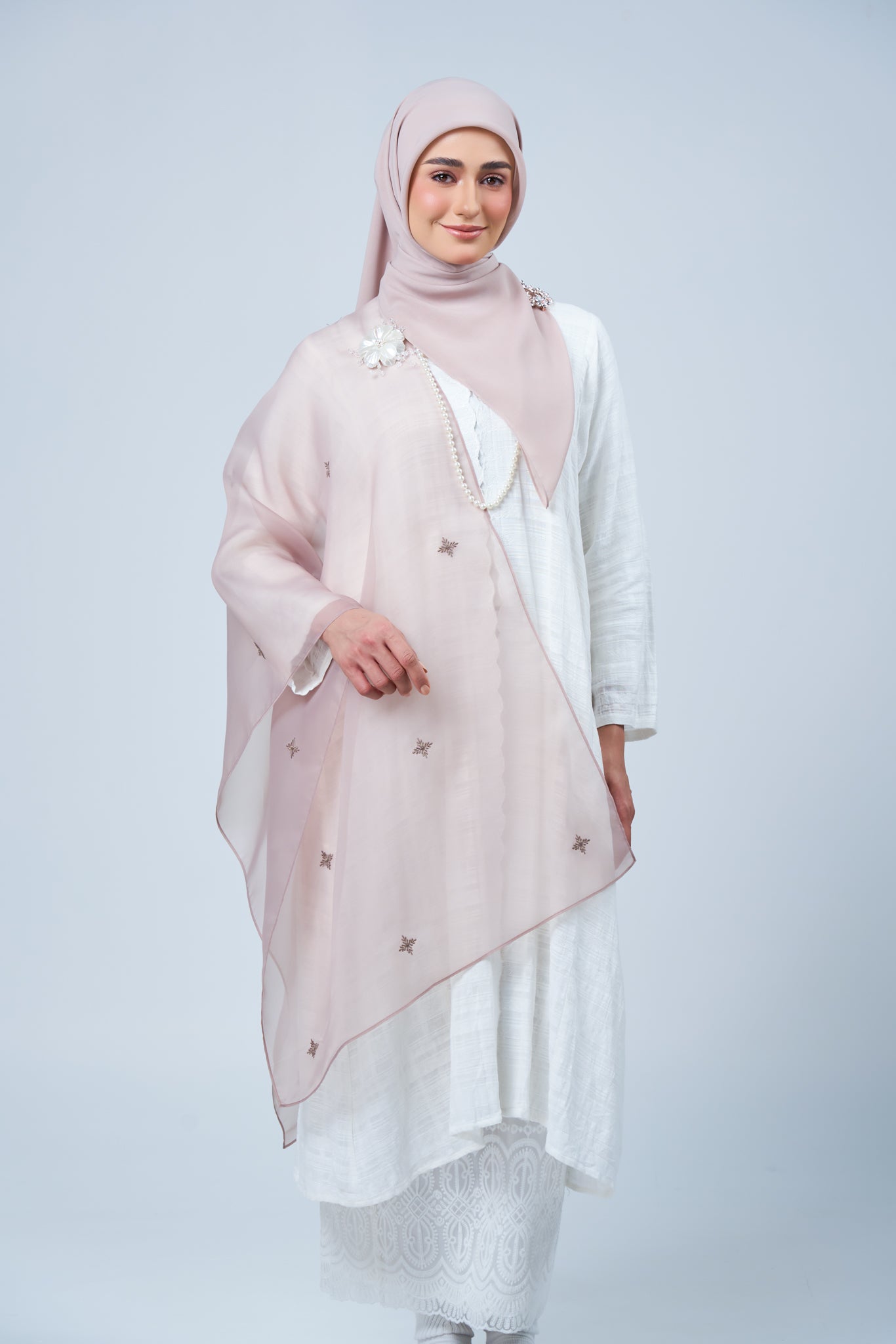 Selendang Rhea in Ratna [Ash]