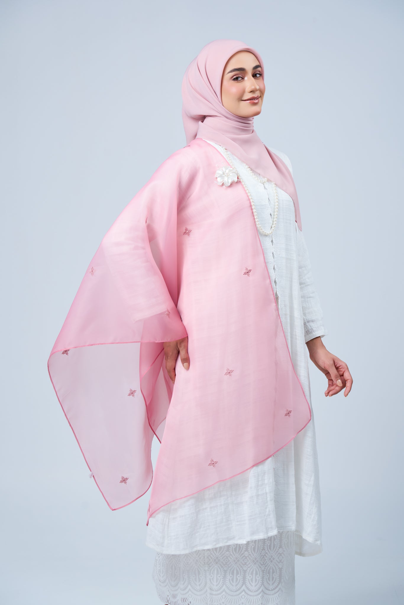 Selendang Rhea in Seroja [Dusty Pink]