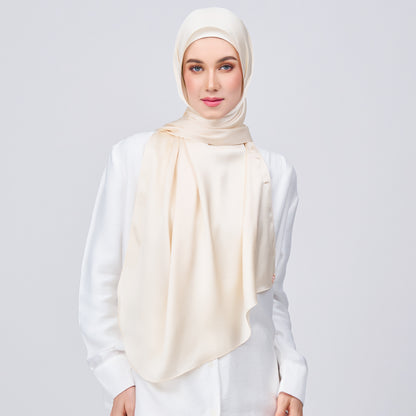 Instant Tag n' Go Shawl | Satin Bulle in Bridal Cream