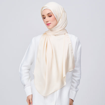 Instant Tag n' Go Shawl | Satin Bulle in Bridal Cream