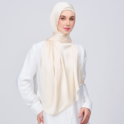 Instant Tag n' Go Shawl | Satin Bulle in Bridal Cream