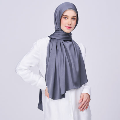 Instant Tag n' Go Shawl | Satin Bulle in Ebony Grey