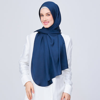 Instant Tag n' Go Shawl | Satin Bulle in Midnight Blue