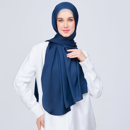 Instant Tag n' Go Shawl | Satin Bulle in Midnight Blue