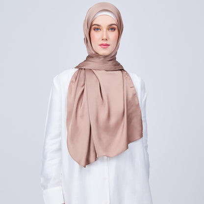 Instant Tag n' Go Shawl | Satin Bulle in Medium Toffee
