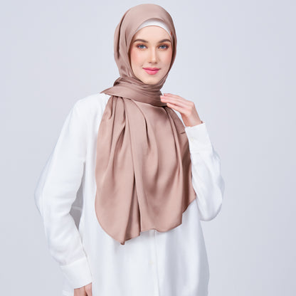 Instant Tag n' Go Shawl | Satin Bulle in Medium Toffee