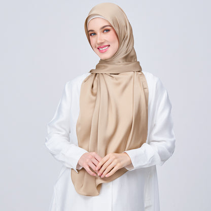 Instant Tag n' Go Shawl | Satin Bulle in Nude Chai