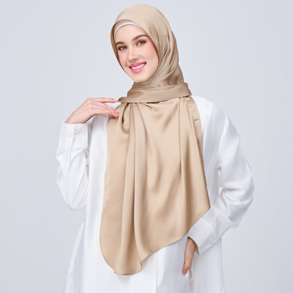 Instant Tag n' Go Shawl | Satin Bulle in Nude Chai