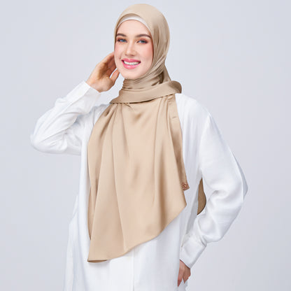 Instant Tag n' Go Shawl | Satin Bulle in Nude Chai