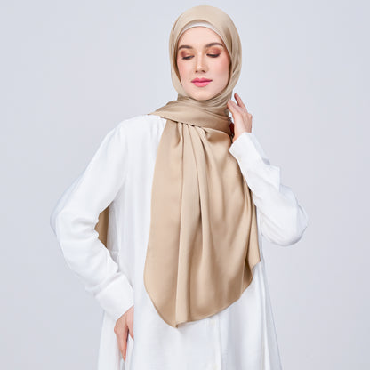 Instant Tag n' Go Shawl | Satin Bulle in Nude Chai