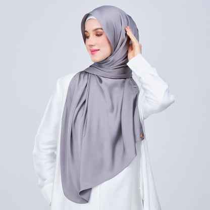 Instant Tag n' Go Shawl | Satin Bulle in Stone Grey