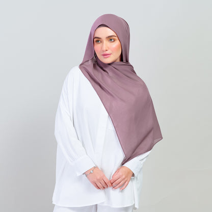 Ironless Elle Shawl in Berry