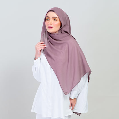 Ironless Elle Shawl in Berry