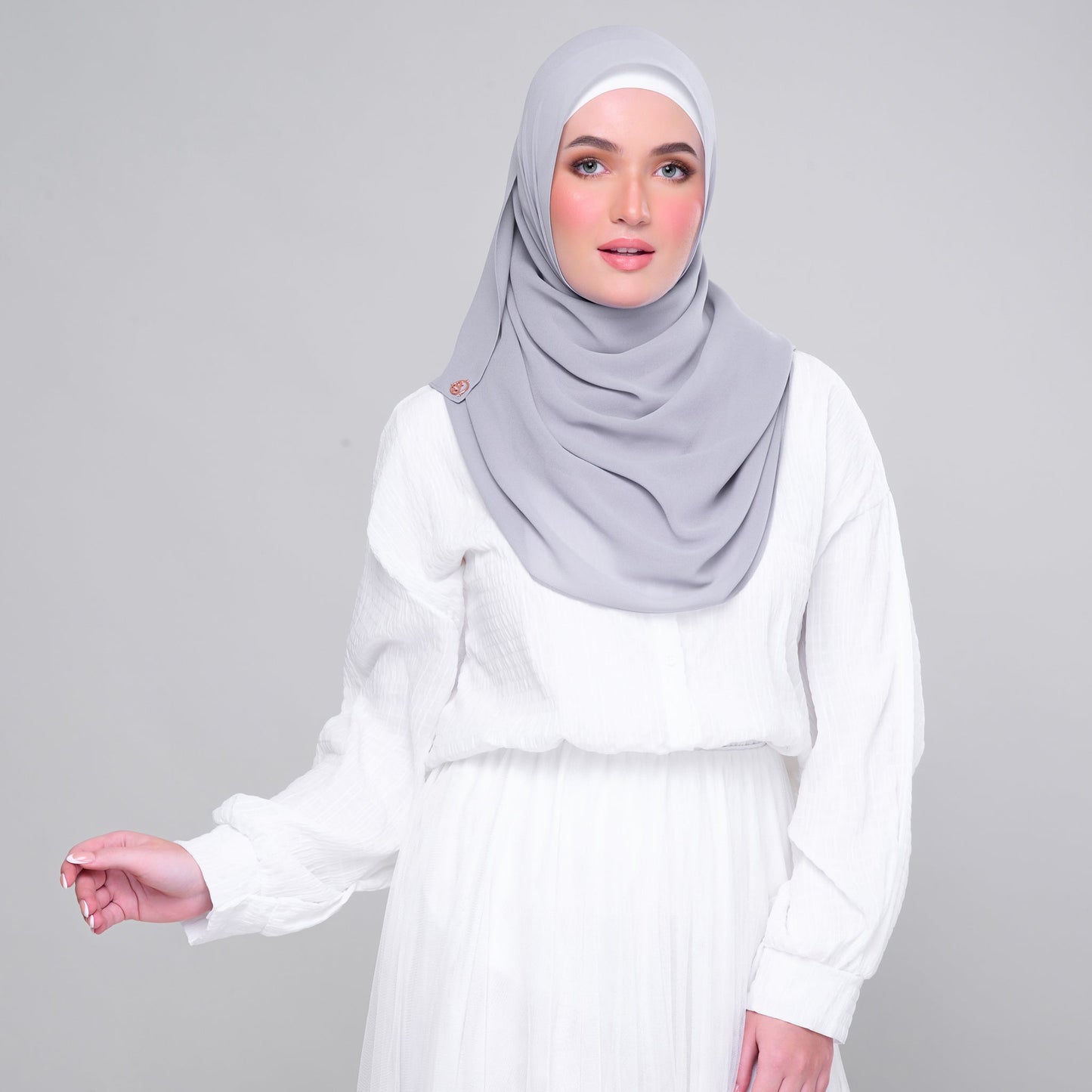 SLBasic 1.8M Shawl in Light Platinum