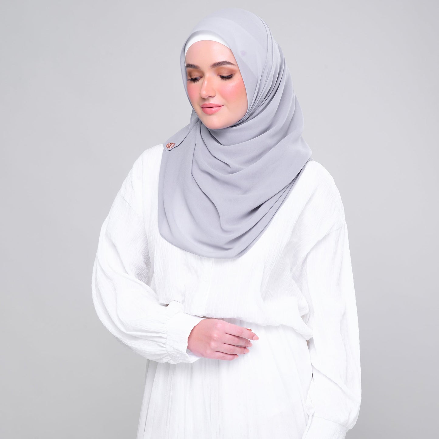 SLBasic 1.8M Shawl in Light Platinum