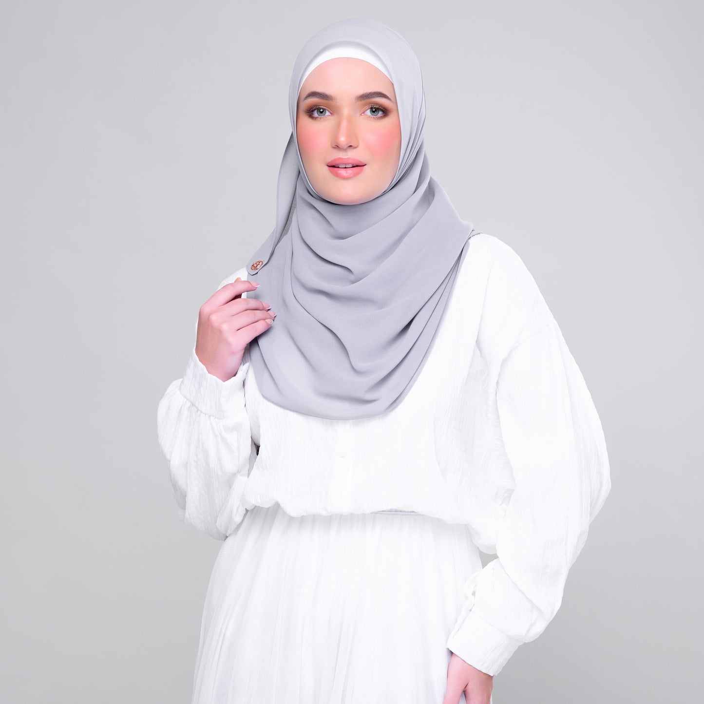 SLBasic 1.8M Shawl in Light Platinum