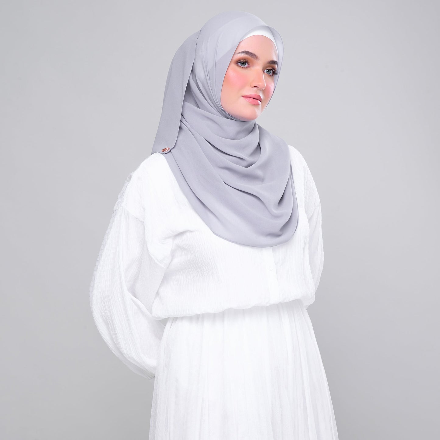 SLBasic 1.8M Shawl in Light Platinum