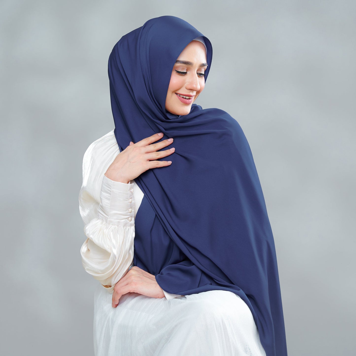 Adelia Magnet Series in Royal Blue [Minor Defect]