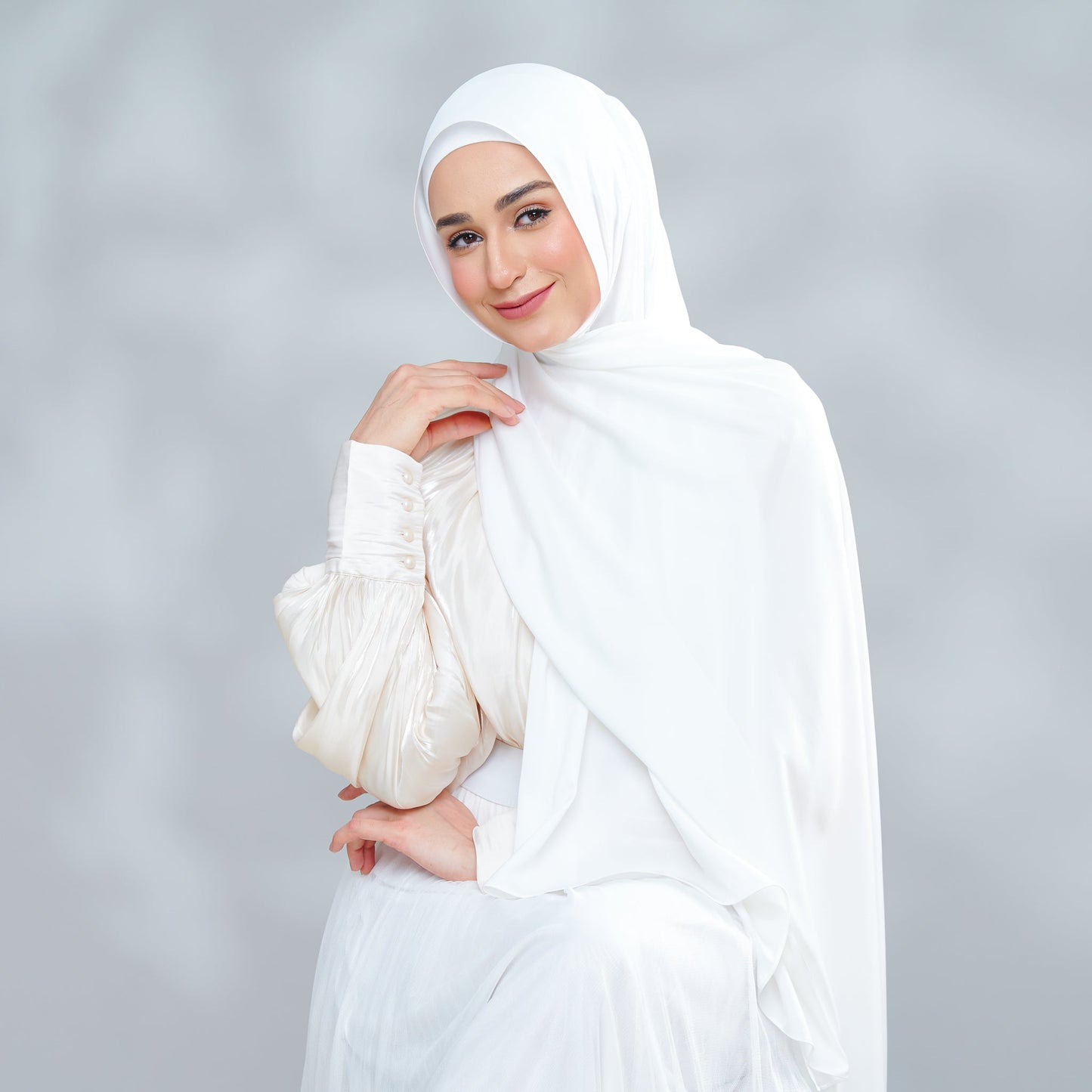 Adelia Magnet Series in Winter White [Major Defect]