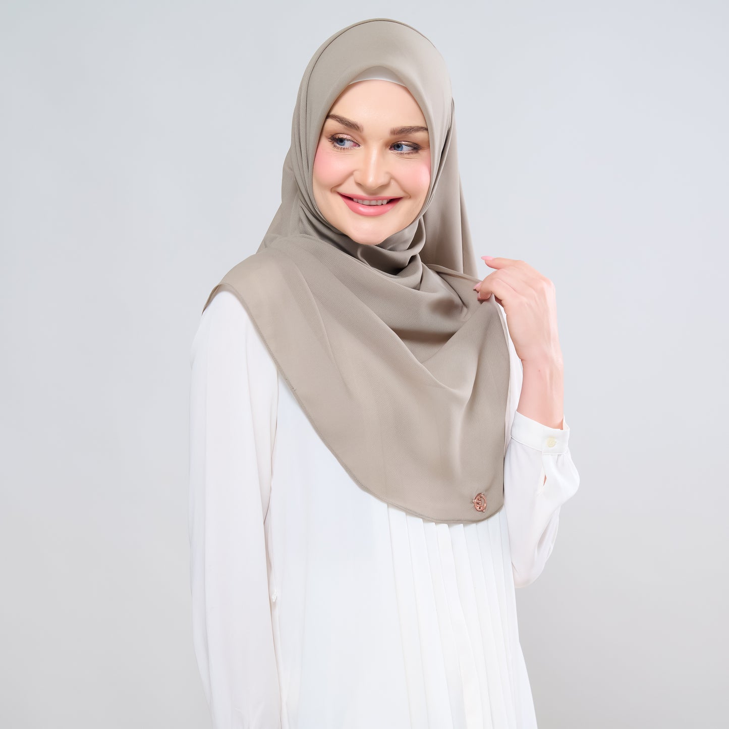 Hayfa Bawal Curve 48 in Taupe