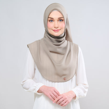 Hayfa Bawal Curve 48 in Taupe