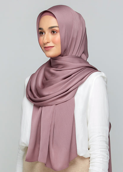 Lily Set in Dark Mauve