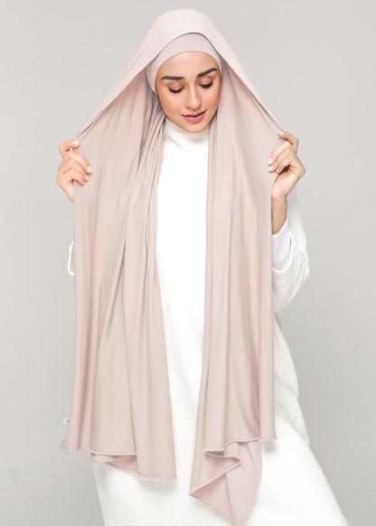 Cozy Set in Sandy Nude