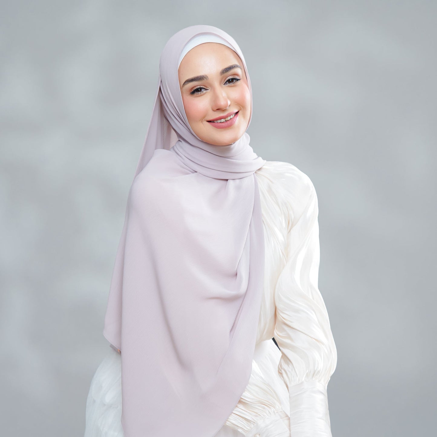 Selena Magnet Series in Taupe [Minor Defect]
