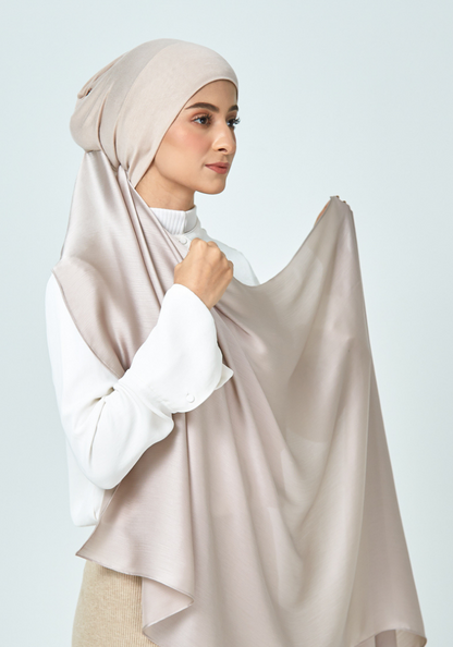 Semi-Instant Satin Hope in Mindful Taupe