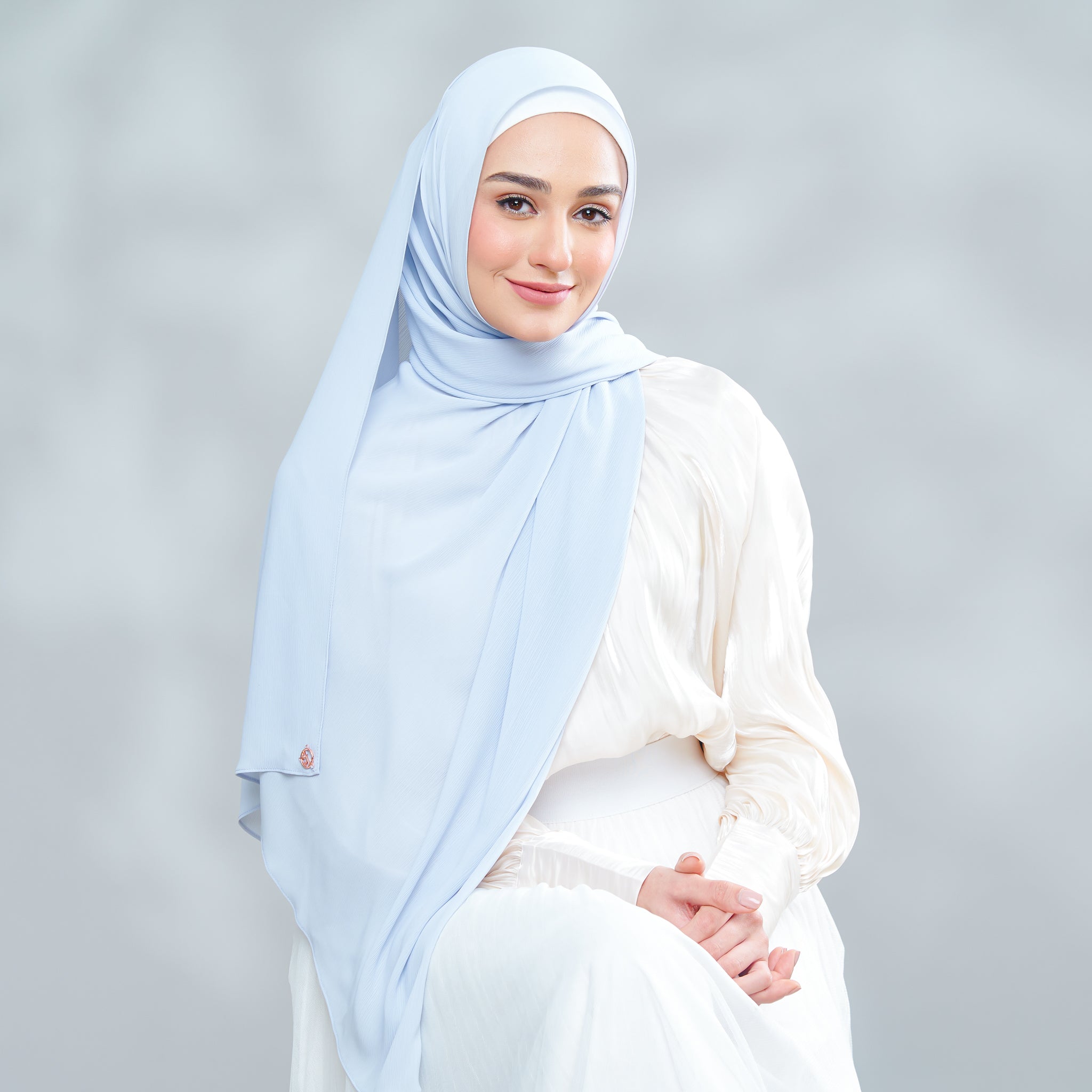 Selena Magnet Series in Powder Blue